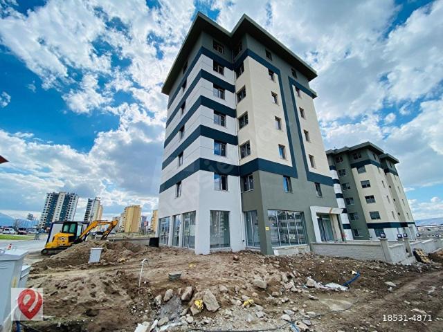 ERCİYES GAYRİMENKUL'DEN YATAY MİMARİ CADDE CEPHELİ KOMBİLİ