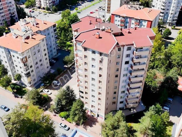 Erciyesevler Mah.merkezi Konumda Geniş 3+1 Satılık Daire