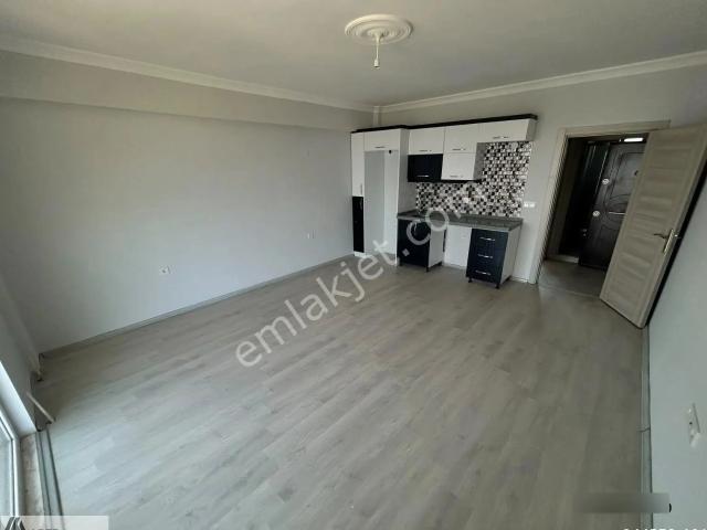 Erdek Tatlısuda 45 M2 Deniz Manzaralı Balkonlu 1+1 Satılık Daire
