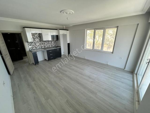 Erdek Tatlısuda 45 M2 Deniz Manzaralı Balkonlu 1+1 Satılık Daire