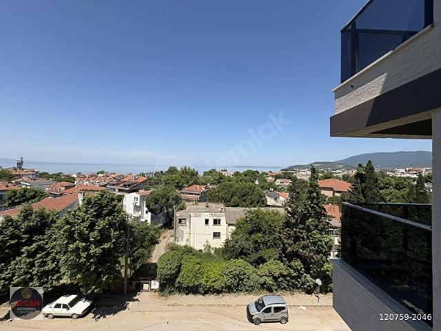 ERDEK ZÜBEYDE HANIM CADDESİNDE SATILIK 3+1 DENİZ MANZARALI DAİRE