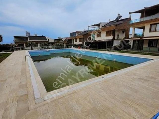 Erdek Sahil'de Müstakil Havuzlu, Denize Yakın Kiralık Villa