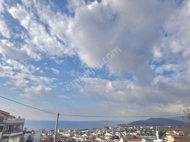 Erdek'te Tüm Dairelerden Deniz Manzaralı Komple Satılık Bina