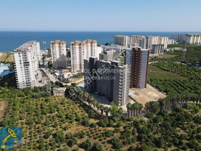 Erdemli Çeşmeli Deniz 100 Metre 1+1 70m2 Satılık Olimpik Havuzlu