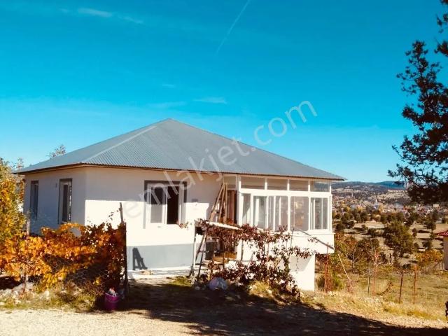 Erdemli Sarıkaya Yaylası'nda Satılık 2+1 Yayla Evi, 600m² Bahçeli