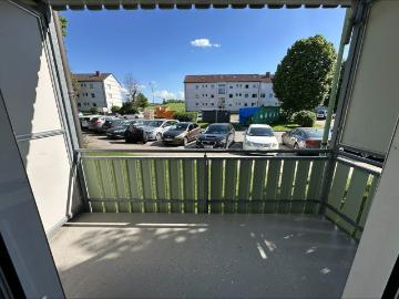 Erdgeschoss / 4,5 Zimmer mit Balkon frisch saniert