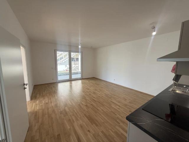ERDGESCHOSS | 74M2 | 41M2 GARTEN | 2 TG PARKPLÄTZE | 3 SCHLAFZIMMER