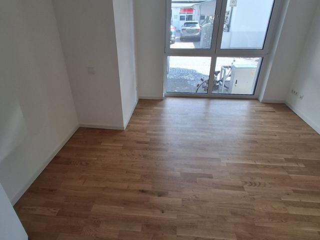 Erdgeschoss 2 Zimmer Wohnung mit Balkon und Einbauküche in Bochum, Dibergstr