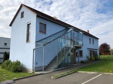 ERDGESCHOSS 3 Zimmer Wohnung mit Terrasse in grüner Lage geförderte Miete ODER geförderte Miete mit Kaufoption 3 Zimmer