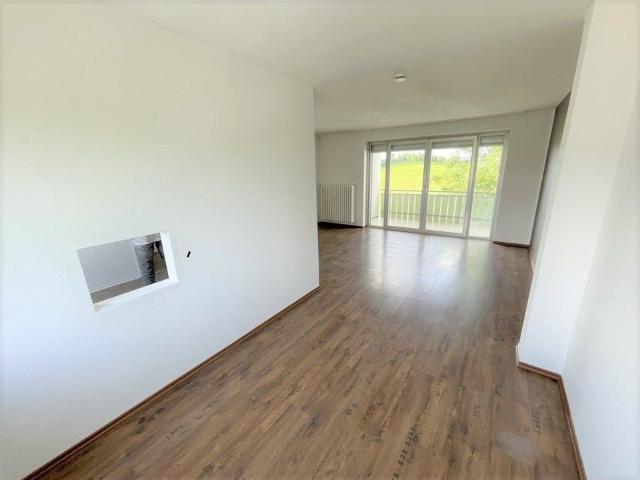 Erdgeschoss / 3,5 Zimmer mit Balkon