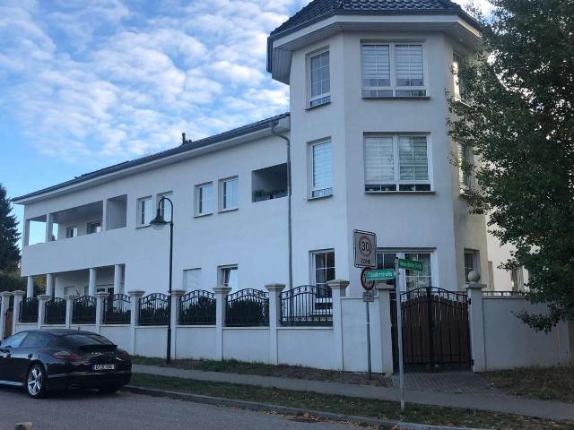Erdgeschoss Wohnung mit Terrasse & eigenem Garten 105 m², Fußbodenheizung, Stellplatz