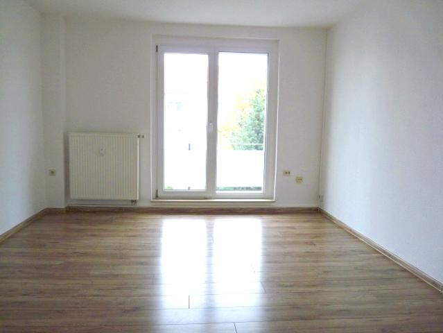 Erdgeschoss Wohnung mit Einbauküche und Balkon in der Delle Am Hang