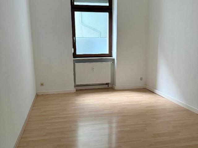 Erdgeschoss Altbauwohnung in Bahnhofsnähe