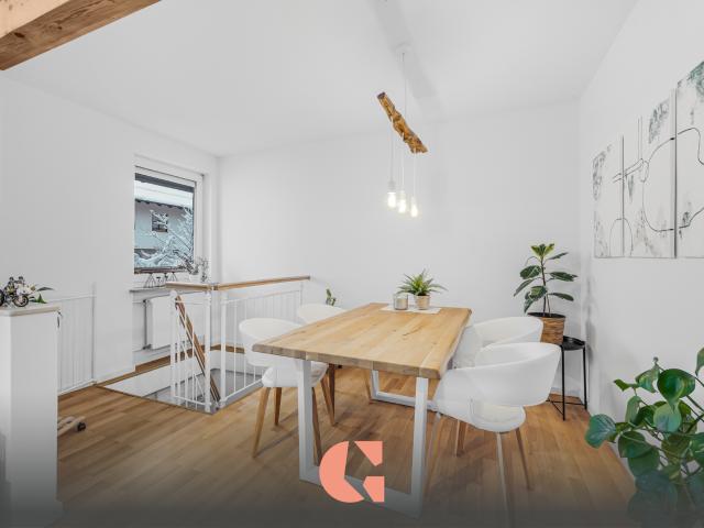 Wohnen auf zwei Ebenen Moderne Wohnung mit West Loggia