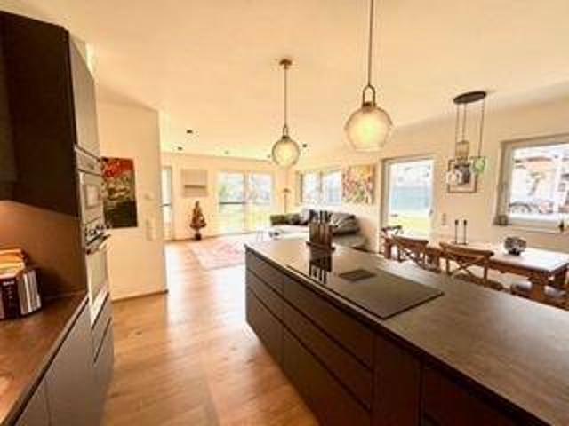 Erdgeschosswohnung 110m2 mit Garten und Garage
