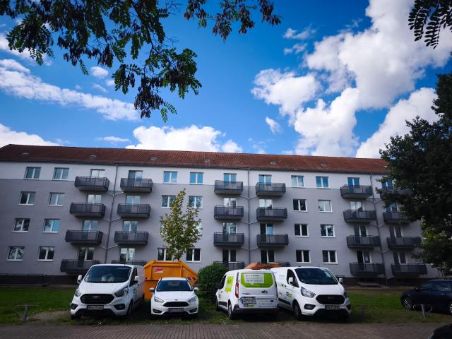 Erdgeschosswohnung im voll sanierten Wohnblock mit Stellplatzmöglichkeit!
