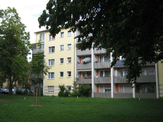 Erdgeschosswohnung in Frankfurt Sindlingen: 3 Zimmer mit Balkon