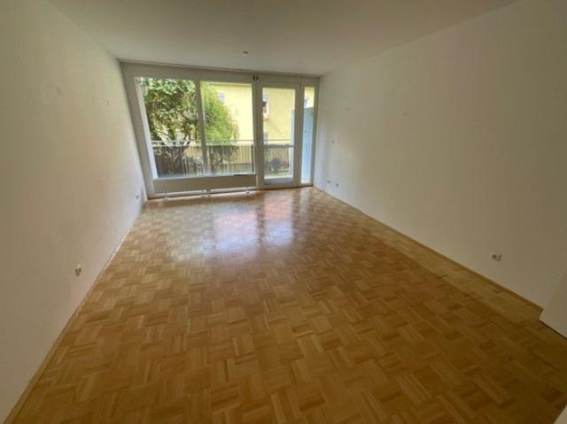 Erdgeschosswohnung mit Kaufoption in zentraler Lage mit Tiefgarage und Lift