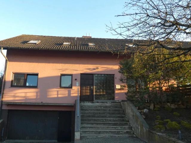 Erdgeschosswohnung mit Terrasse, Garten und Hobbyraum
