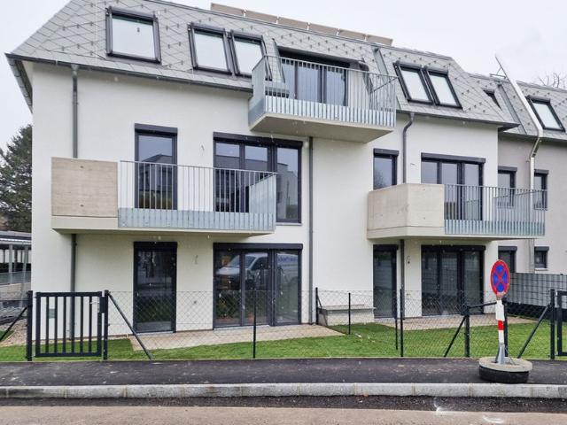 Erdgeschoßwohnung mit Terrasse und Garten