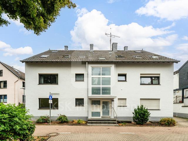 Erdgeschosswohnung mit Terrasse und Garage