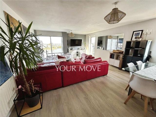 Erebus Drive, London SE28 2 bed flat to rent £1,900 pcm £438 pw