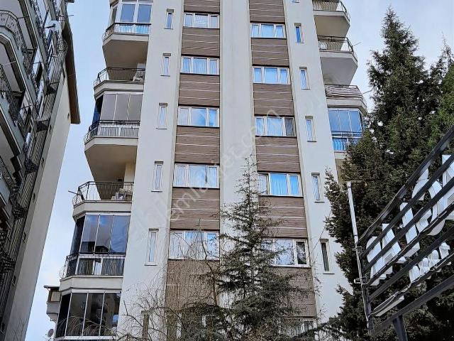 Şeref Caddesi 3+1 130 M2 Ana Cadde Mükemmel Konumda