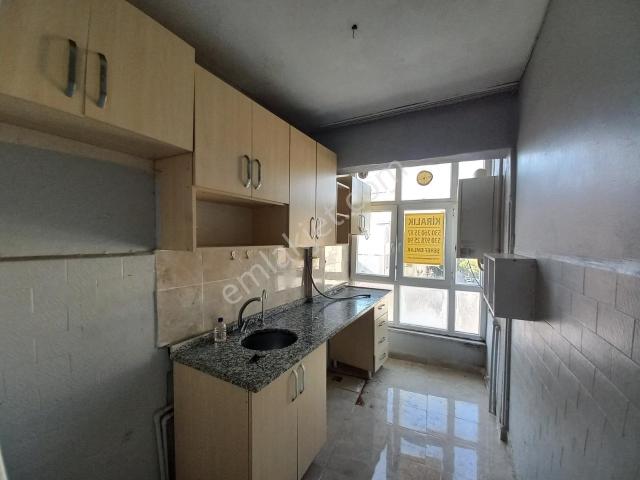 Şeref Emlak Meydana Yakın Kiralık Daire 25.000 Tl