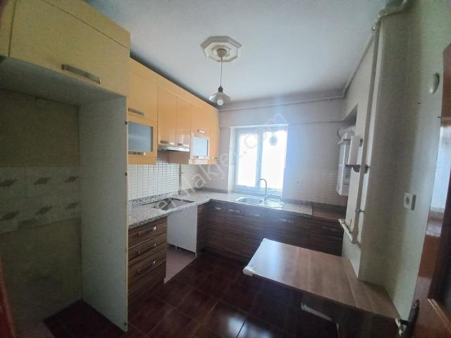 Şeref Emlak Ordu Cad Üzerinde Kiralık Daire 55,000 Tl