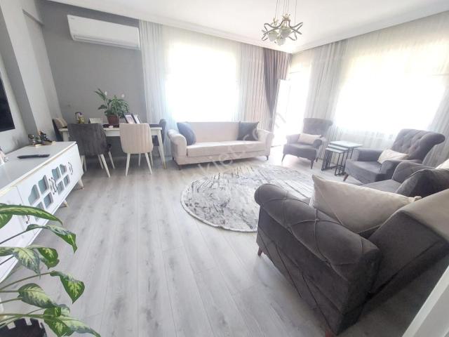 Şeref Emlak Çelebiler Sokak Satılık Daire 5,300,000 Tl