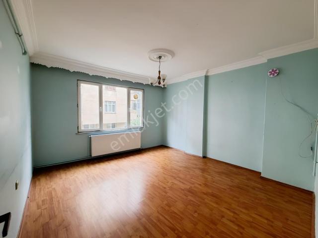 Şeref Emlak 2+1 Balkonlu Kiralık Daire