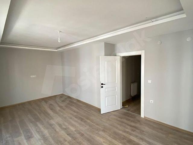 ŞEREFİYE MAHALLESİNDE SATILIK SIFIR 2+1 DAİRE