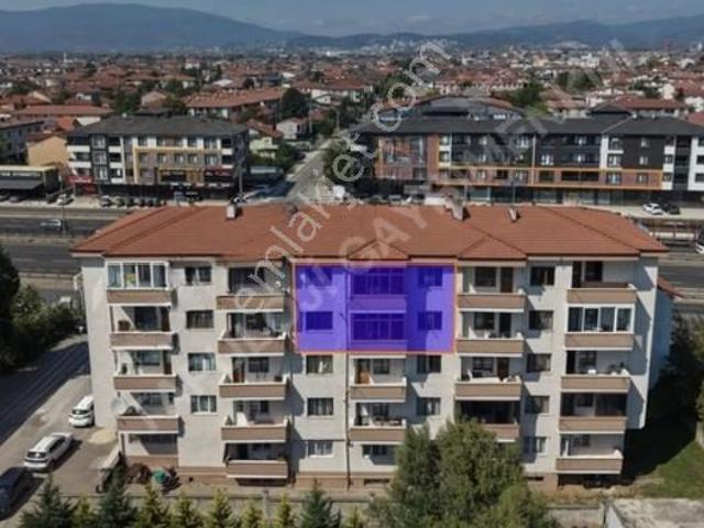 Şerefiye Mahallesi'nde Ana Yola Cepheli Satılık Dubleks Daire