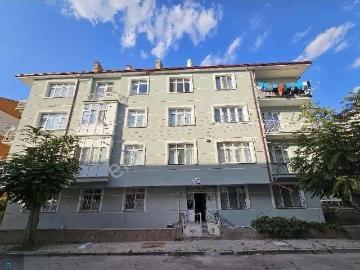 Eren Emlak'tan Valide Sultan Mahallesinde 3+1 Arakat Satılık Daire