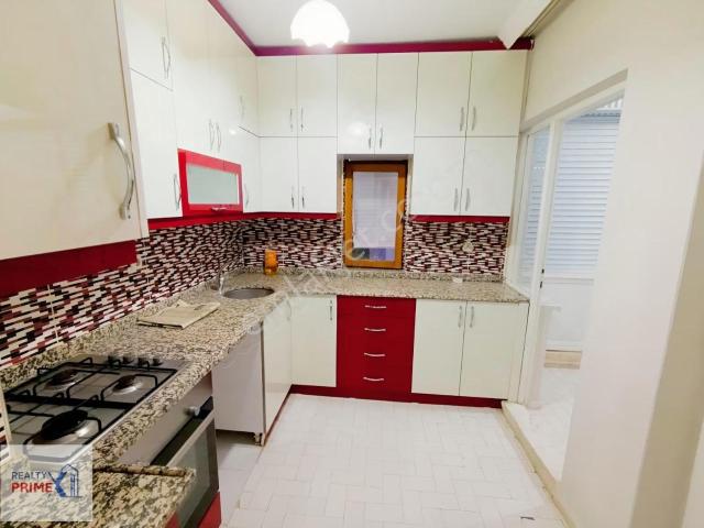 Erenköy Mahallesinde Ana Cadde Üzeri Kiralık 3+1