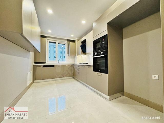 Erenköy Divan Pastanesi Sokağında 110 m2 Net 3+1 Sıfır Daire EMLAK MASASI