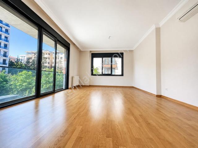 Erenköy Ethemefendide 9 Yıllık Binada Alternatifsiz 3+1 Balkonlu