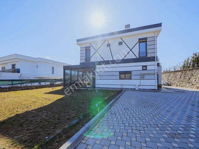 Erenköy Gürle Mevkii 4.5+1 Satılık Lüks Villa