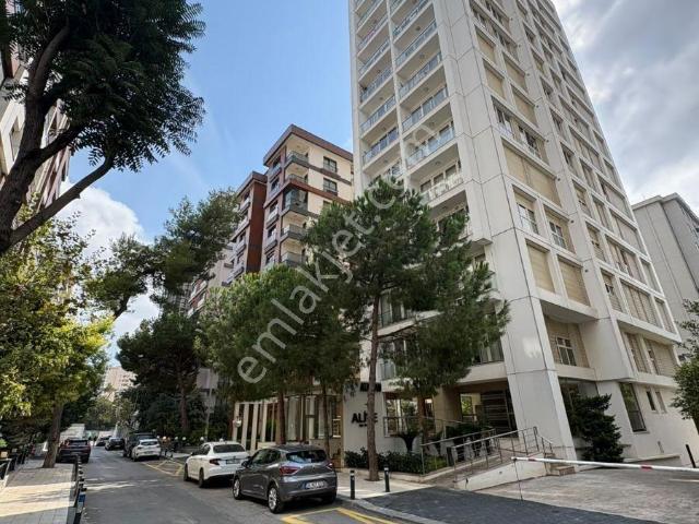Erenköy Hacı Hakkıbeyde Adalar Manzaralı Teraslı Satılık 3+2
