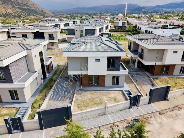 Erenköy Haymana'da Satılık 4+1 Sıfır Villa