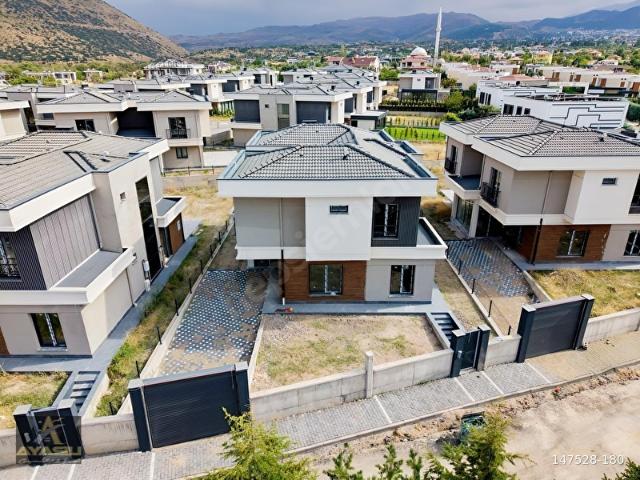 ERENKÖY HAYMANA'DA SATILIK 4+1 SIFIR VİLLA