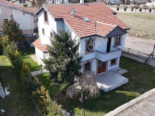 Erenköy Komando Caddesi 6+2 Satılık Villa takasa Açık