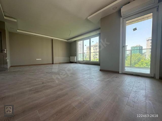 ERENKÖY SATILIK DİVANIN SOK'DA 150 M2 3+1 SATILIK LÜKS BOŞ DAİRE