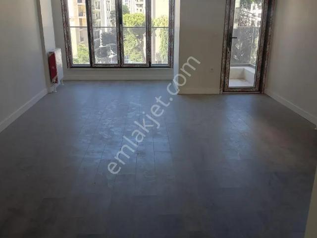Erenköy'de 115 Metrekare Kombili 85.000