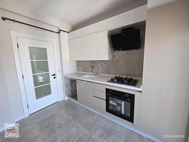 ERENKÖY'DE CADDE VE MARARAYA YAKIN 3+1 SIFIR BOŞ SATILIK DAİRE