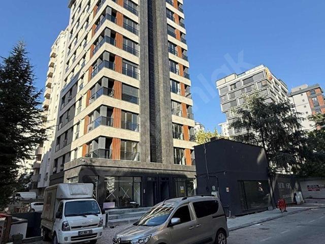 ERENKÖY'DE BAĞDAT CADDESİNE PARALEL EBV.BANYOLU SIFIR 2+1