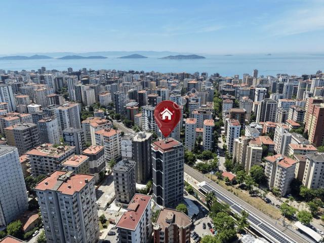 Erenköy'de Deniz Ve Adalar Manzaralı Kiralık 4+2 Dubleks Daire