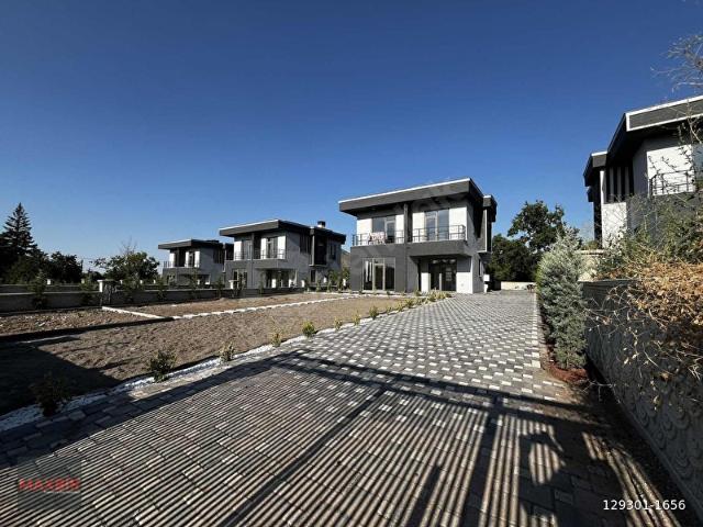 ERENKÖYDE FIRSAT SATILIK 4+1 VİLLA