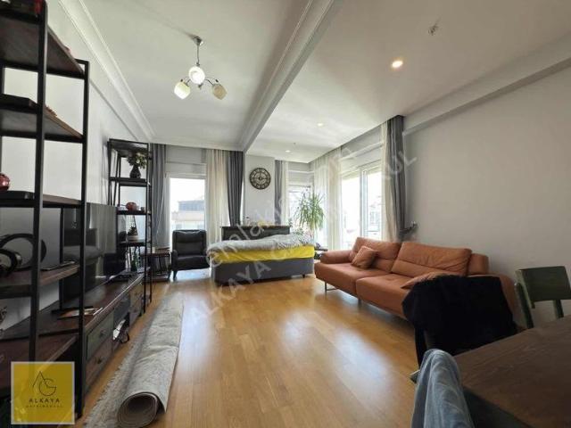 Erenköy'de Havuzlu Prestijli Binada 3+1 Daire bağdat Yakını