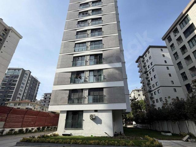 ERENKÖY'DE MARMARAYA YÜRÜME MESAFESİNDE İSKANLI SATILIK 3+1